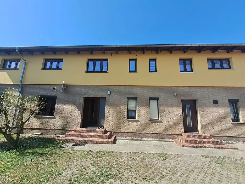 Fassadenreinigung Bäk Fassadenreinigung – saubere Hausfassade nach der Reinigung